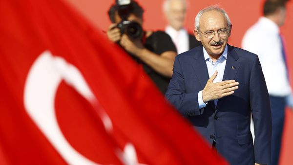 Turkey's main opposition Republican People's Party (CHP) leader Kemal Kilicdaroglu attends Democracy and Martyrs Rally, organized by Turkish President Tayyip Erdogan and supported by ruling AK Party (AKP), oppositions Republican People's Party (CHP) and Nationalist Movement Party (MHP), to protest against last month's failed military coup attempt, in Istanbul, Turkey, August 7, 2016 - Sputnik International
