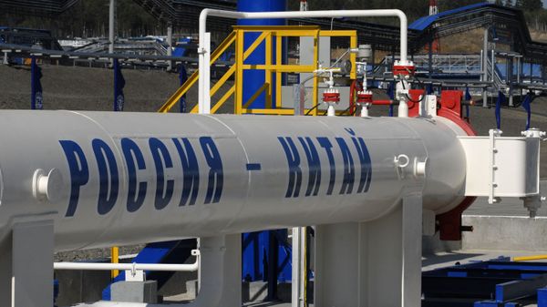 Oil pipe section from Russia to Chinese border launched Oil pipe section from Russia to Chinese border launched - Sputnik International