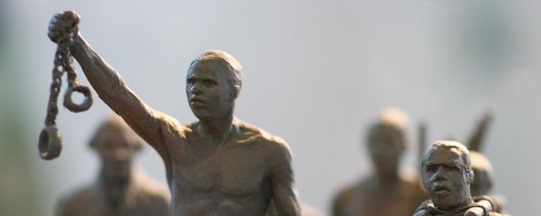A maquette of a statue commemorating the enslaved Africans whose lives were lost during the slave trade is pictured as it is unveiled by London Mayor Boris Johnson in central London, on August 18, 2008. The statue is to be erected in Hyde Park A maquette of a statue commemorating the enslaved Africans whose lives were lost during the slave trade is pictured as it is unveiled by London Mayor Boris Johnson in central London, on August 18, 2008. The statue is to be erected in Hyde Park - Sputnik International