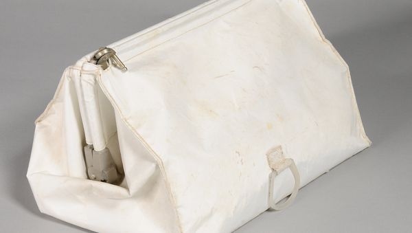 Priceless Space Artifact Accidentally Sold at Government Auction - Sputnik International