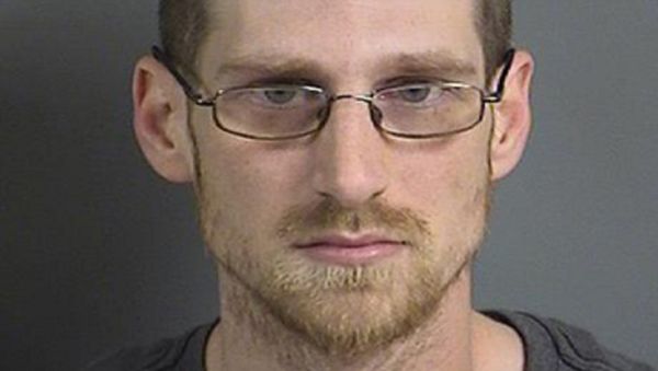 Iowa Dad Arrested for Leaving Small Child Home Alone to Play Pokémon GO - Sputnik International