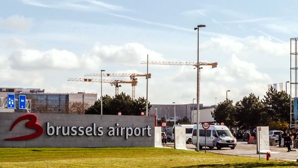 Police guard the entrance road at Brussels Airport, in Zaventem, Belgium - Sputnik International