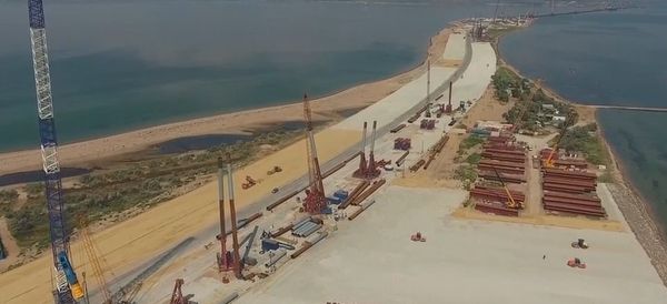 Breathtaking Drone Footage of Crimea Strait Bridge - Sputnik International