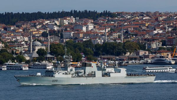 Royal Canadian Navy's Halifax-class frigate HMCS Charlottetown sets sail in the Bosphorus, on its way to the Black Sea in Istanbul, Turkey. - Sputnik International