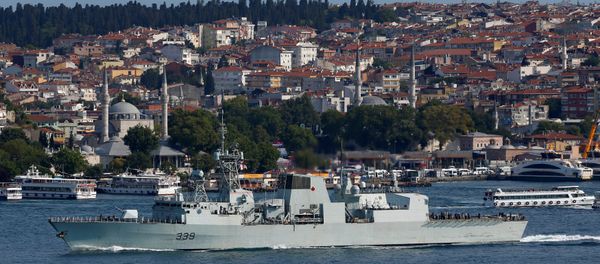 Royal Canadian Navy's Halifax-class frigate HMCS Charlottetown sets sail in the Bosphorus, on its way to the Black Sea in Istanbul, Turkey. Royal Canadian Navy's Halifax-class frigate HMCS Charlottetown sets sail in the Bosphorus, on its way to the Black Sea in Istanbul, Turkey. - Sputnik International