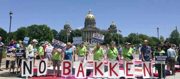 Organizations opposing the Dakota Access pipeline project, also known as the Bakken pipeline which stretches from North Dakota across South Dakota and Iowa into Illinois, rally at the Iowa Capitol in Des Moines, Monday, June 6, 2016 Organizations opposing the Dakota Access pipeline project, also known as the Bakken pipeline which stretches from North Dakota across South Dakota and Iowa into Illinois, rally at the Iowa Capitol in Des Moines, Monday, June 6, 2016 - Sputnik International
