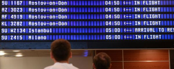Men at Moscow's Sheremetyevo Airport Men at Moscow's Sheremetyevo Airport - Sputnik International