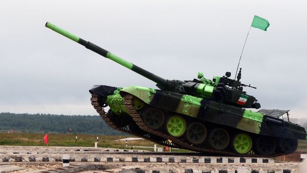 Iran's T-72BZ tank crew during a tank biathlon competition at the Alabino training ground - Sputnik International