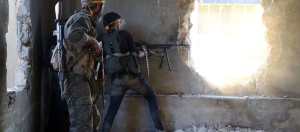 Rebel fighters fire towards positions of regime forces in Ramussa on the southwestern edges of Syria's northern city of Aleppo on August 6, 2016 Rebel fighters fire towards positions of regime forces in Ramussa on the southwestern edges of Syria's northern city of Aleppo on August 6, 2016 - Sputnik International