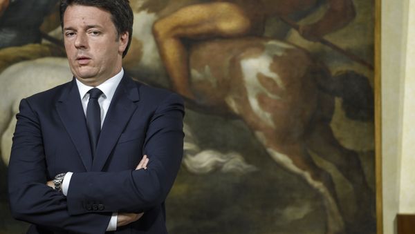 Italian Prime Minister Matteo Renzi speaking during a press conference at the Palazzo Chigi in Rome on June 20, 2016 after Italy's populist movement notched up spectacular gains at the municipal elections - Sputnik International