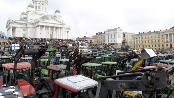 Farmers with their tractors from different parts of the country participate in a demonstration in Helsinki, Finland, Friday, March 11, 2016. - Sputnik International