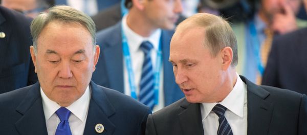 Russian President Vladimir Putin, right, and President of Kazakhstan Nursultan Nazarbayev. (File) - Sputnik International