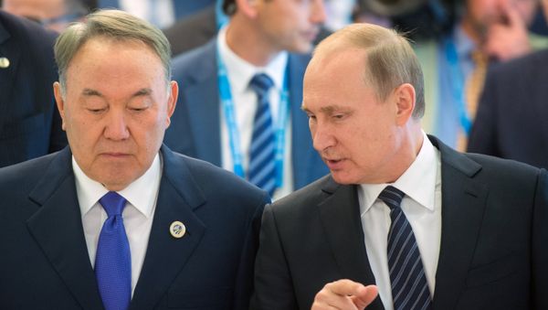 Russian President Vladimir Putin, right, and President of Kazakhstan Nursultan Nazarbayev. (File) - Sputnik International