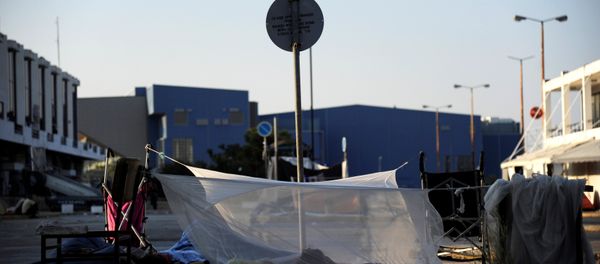 A makeshift tent at the camp outside the disused Hellenikon airport, where stranded refugees and migrants are temporarily accommodated in Athens, Greece, August 10, 2016 - Sputnik International