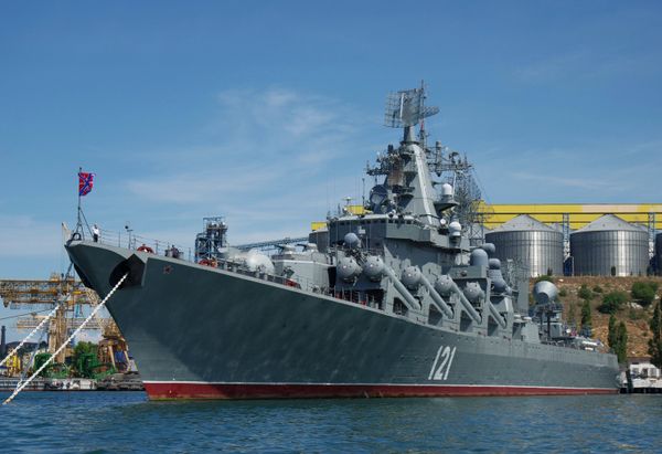 The guided missile cruiser Moskva in its base in Sevastopol. - Sputnik International
