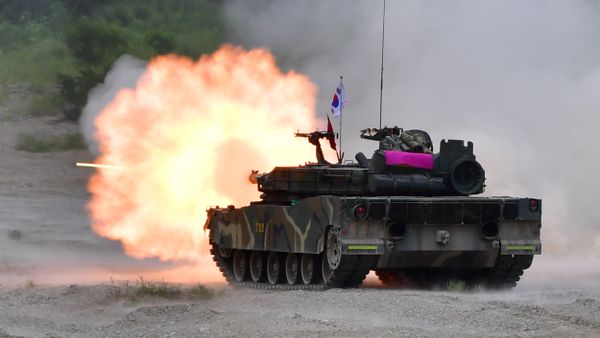 South Korea's K-1 tank fires during a joint military drill between US and South Korean Marines - Sputnik International