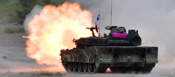 South Korea's K-1 tank fires during a joint military drill between US and South Korean Marines - Sputnik International