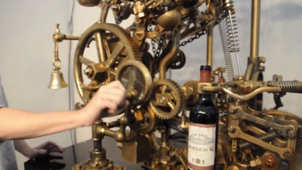 Wine-pouring machine - Sputnik International