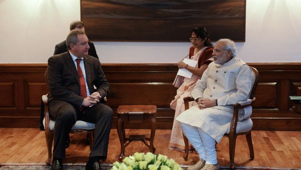 Russian Deputy Prime Minister Dmitry Rogozin, left, and Indian Prime Minister Narendra Modi during talks in New Delhi. File photo - Sputnik International