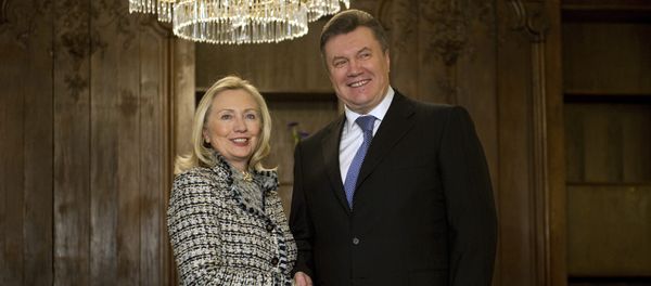 US Secretary of State Hillary Clinton shaking hands with Ukrainian President Viktor Yanukovych during a bilateral meeting at the 48th Munich Security Conference, 2012. Two years earlier, Clinton traveled to Ukraine directly to meet with the president. US Secretary of State Hillary Clinton shaking hands with Ukrainian President Viktor Yanukovych during a bilateral meeting at the 48th Munich Security Conference, 2012. Two years earlier, Clinton traveled to Ukraine directly to meet with the president. - Sputnik International