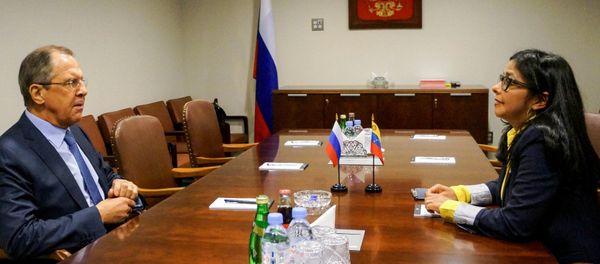 Russian Foreign Minister Sergey Lavrov, right, and Foreign Minister of Venezuela Delcy Rodriguez at a meeting in Moscow - Sputnik International