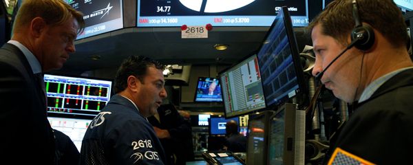 Traders gather at the post of Pfizer on the floor of the New York Stock Exchange (NYSE) in New York City, U.S., August 22, 2016 Traders gather at the post of Pfizer on the floor of the New York Stock Exchange (NYSE) in New York City, U.S., August 22, 2016 - Sputnik International