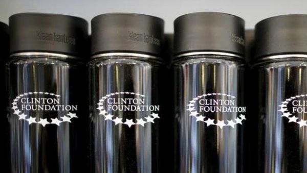 Clinton Foundation water bottles are seen for sale at the Clinton Museum Store in Little Rock, Arkansas, United States April 27, 2015 Clinton Foundation water bottles are seen for sale at the Clinton Museum Store in Little Rock, Arkansas, United States April 27, 2015 - Sputnik International