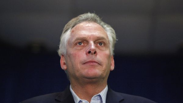 Democratic nominee for Virginia governor Terry McAuliffe stands onstage during a campaign rally in Dale City, Virginia, October 27, 2013 Democratic nominee for Virginia governor Terry McAuliffe stands onstage during a campaign rally in Dale City, Virginia, October 27, 2013 - Sputnik International