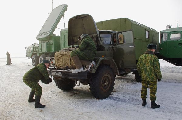 Starting a ZIL-131 truck in winter Starting a ZIL-131 truck in winter - Sputnik International