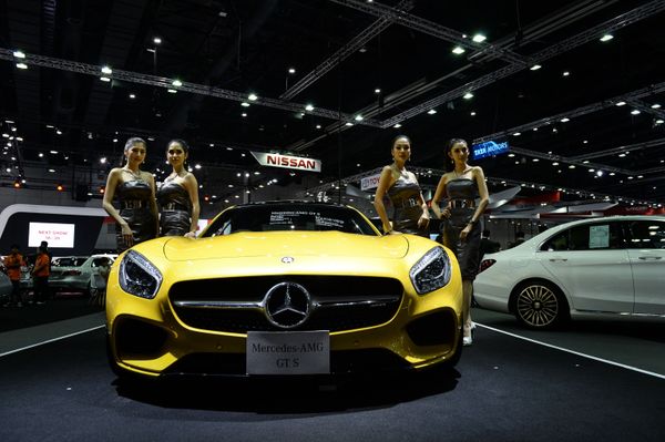 Beautiful Girls Among Fast Cars: The 'Pretties' of BIG Motor Sale in Bangkok Beautiful Girls Among Fast Cars: The 'Pretties' of BIG Motor Sale in Bangkok - Sputnik International