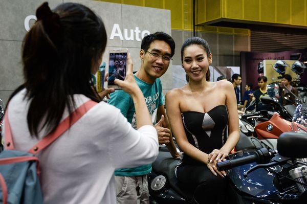 Beautiful Girls Among Fast Cars: The 'Pretties' of BIG Motor Sale in Bangkok Beautiful Girls Among Fast Cars: The 'Pretties' of BIG Motor Sale in Bangkok - Sputnik International
