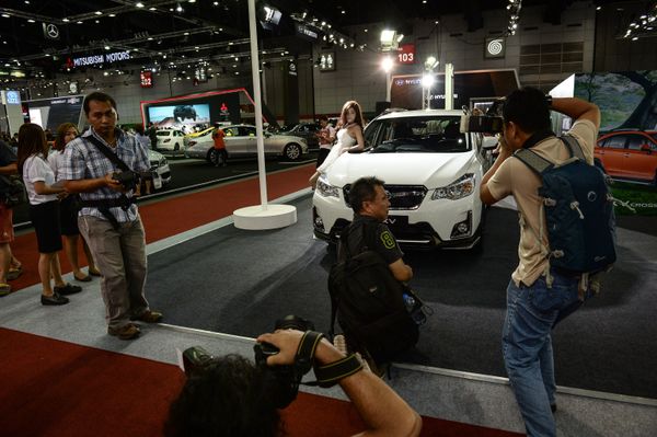 Beautiful Girls Among Fast Cars: The 'Pretties' of BIG Motor Sale in Bangkok Beautiful Girls Among Fast Cars: The 'Pretties' of BIG Motor Sale in Bangkok - Sputnik International