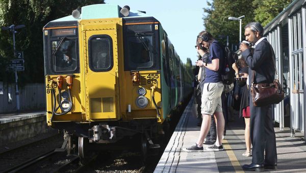 Southern train arrives at Dulwich East station in London, Britain August 9, 2016 Southern train arrives at Dulwich East station in London, Britain August 9, 2016 - Sputnik International