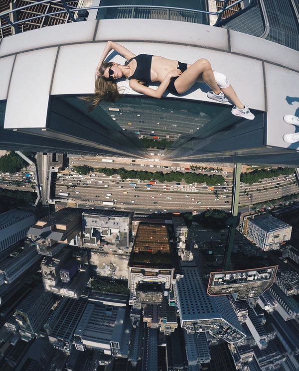 The Sky is the Limit: Russian Girl Takes Most Extreme Shots Ever - Sputnik International