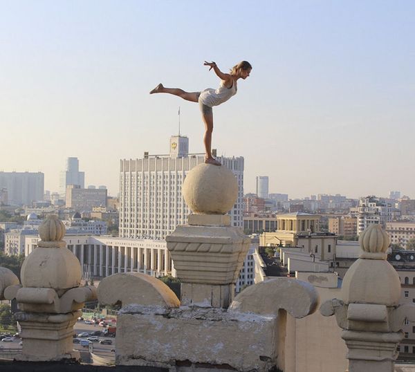 The Sky is the Limit: Russian Girl Takes Most Extreme Shots Ever - Sputnik International