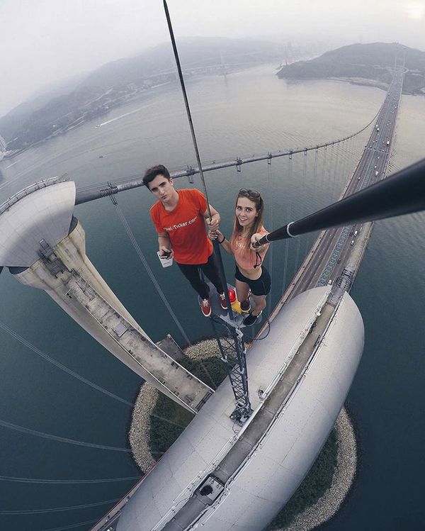 The Sky is the Limit: Russian Girl Takes Most Extreme Shots Ever - Sputnik International