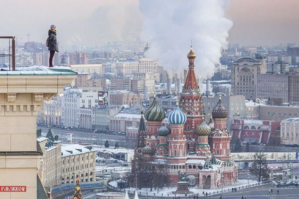 The Sky is the Limit: Russian Girl Takes Most Extreme Shots Ever - Sputnik International