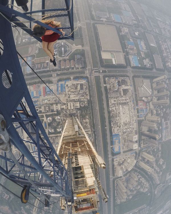 The Sky is the Limit: Russian Girl Takes Most Extreme Shots Ever - Sputnik International