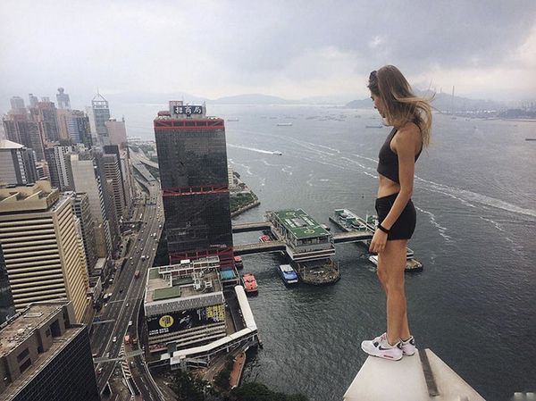 The Sky is the Limit: Russian Girl Takes Most Extreme Shots Ever - Sputnik International