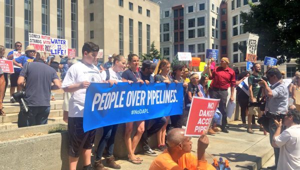 Hundreds Gather in DC to Protest Dakota Access Oil Pipeline - Sputnik International