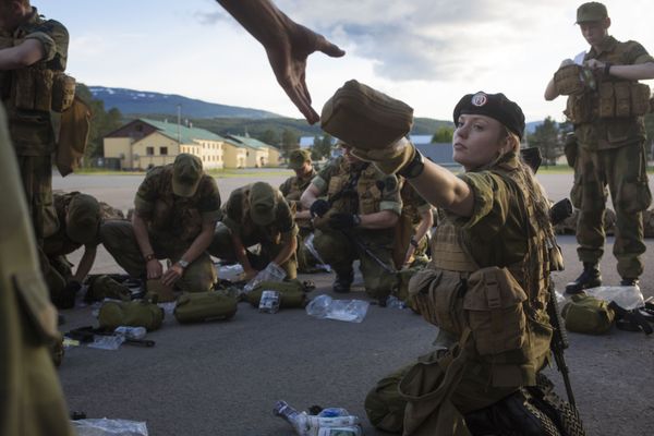 Scandinavian Power: First Female Recruits of Norway's Army Scandinavian Power: First Female Recruits of Norway's Army - Sputnik International