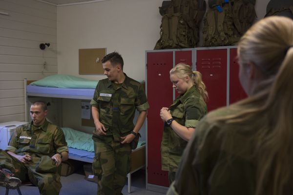 Scandinavian Power: First Female Recruits of Norway's Army Scandinavian Power: First Female Recruits of Norway's Army - Sputnik International