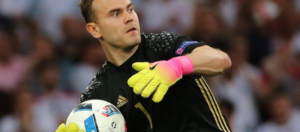 Russia's goalie Igor Akinfeyev at the UEFA Euro 2016 group stage match between the national teams of England and Russia. Russia's goalie Igor Akinfeyev at the UEFA Euro 2016 group stage match between the national teams of England and Russia. - Sputnik International