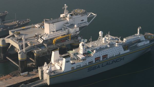 Sea Launch Pad and Command Vessel - Sputnik International