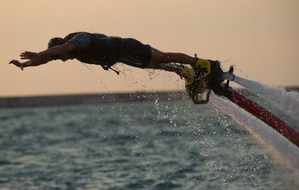 I Believe I Can Fly: Spectacular Flyboard Championship in Crimea - Sputnik International