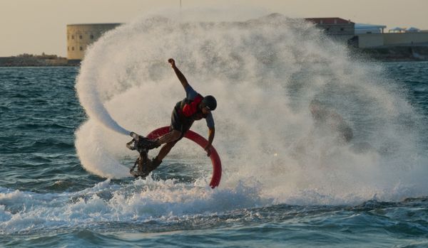 I Believe I Can Fly: Spectacular Flyboard Championship in Crimea - Sputnik International