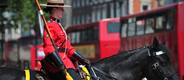 A female member of the Royal Canadian Mounted Police (RCMP) (File) - Sputnik International