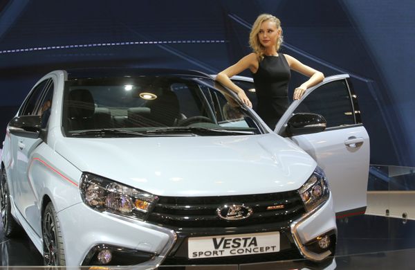   Lada Vesta Sport Concept at the 2016 Moscow International Automobile Salon at Crocus Expo in Moscow - Sputnik International