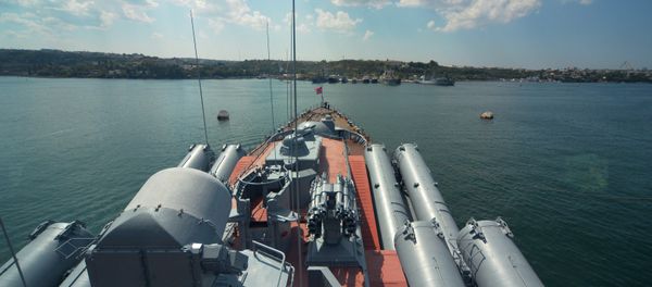 Russian cruiser Moskva of the Black Fleet at a port in Sevastopol - Sputnik International