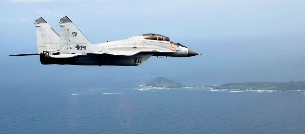 Mikoyan MiG-29K of the Indian Navy in flight over Indian islands - Sputnik International